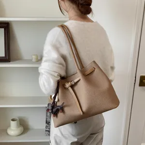 Γυναικεία ρετρό τσάντα ώμου tote μεγάλη χωρητικότητα casual τσάντα για το φθινόπωρο.