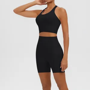 Ensemble de yoga noir soutien-gorge de sport et short taille haute tenue de fitness pour femme