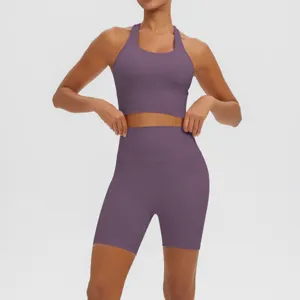 Ensemble confortable de soutien-gorge et short de yoga fitness sport pour femmes.