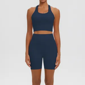 Ensemble de yoga de sport pour femme soutien-gorge et short taille haute pour fitness.