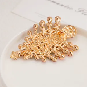 Christmas tree brooch back pin gold plated festive accessory jewelry elegant gift detail view