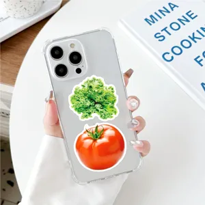 Funda de teléfono transparente con pegatinas de verduras realistas para protección diaria.