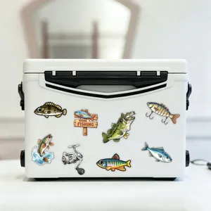 Cartoon Angeln Aufkleber Detail auf weißer Box, mit bunten Fisch Designs für Deko.