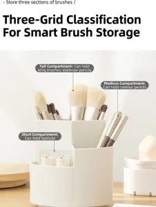 Porte-pinceaux de maquillage rotatif à 3 niveaux avec compartiments pour un rangement de bureau soigné.