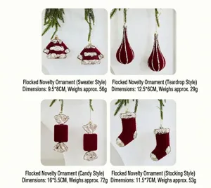 Burgunderroter beflockter Weihnachtsbaum-Hängeornament-Set, süße Pullover Sockenformen.