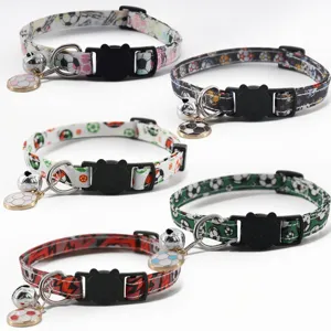 Niedliches Fußball-Druck Haustierhalsband Mit Glocke Sicherheitschnalle Verstellbar Polyester Halsband Für Katzen Kleine Hunde