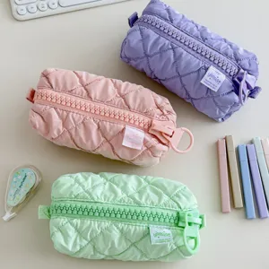 Ins minimalist solid color quilted cosmetic bag, large capacity travel portable storage pouch.