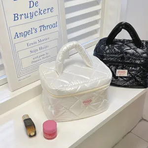 Quilted Pearlescent Nylon Cosmetic Bag Women Travel Toiletry Pouch Minimalist Makeup Organizer Portable Handbag