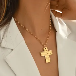French Vintage Cross Necklace For Women Minimalist Hammered Copper Texture Chic Fashion Chain Necklace