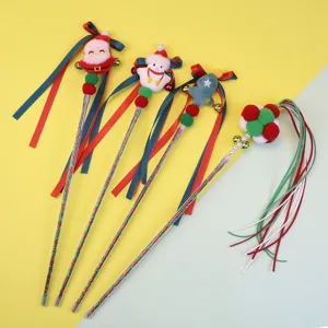 Varita de juguete interactiva de Navidad para gatos con cintas de colores y campanas festivas