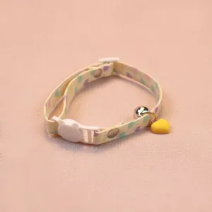 Cute cat collar with heart charm, adjustable safety buckle and bell for small pets and dogs.
