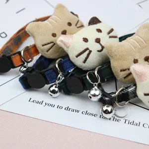 Cute plush cat collar with bell, adjustable plaid pet necklace for dogs and cats.