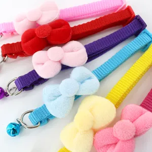 Pluche strik huisdier halsband voor katten kleine honden, verstelbaar met bel, kleurrijk.