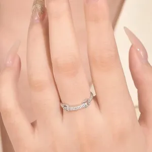 Bague Moissanite Tressée pour Femme Délicat Anneau Diamant Bijou Tendance Doigt Chic