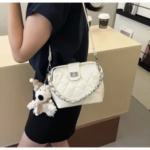 Borsa a tracolla trapuntata stile coreano retrò da donna, borsa chic con ciondolo orsetto.