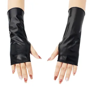 Guanti senza dita in pelle verniciata nera stile rock punk corto per spettacoli