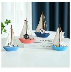 Set di decorazione per barca a vela in legno in stile mediterraneo per casa e ufficio.