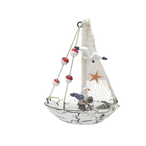 Mediterranes Miniatur Boot Ornament nautische Segelboot Dekoration mit Möwe und Fischernetz