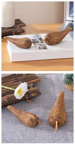 Minimalistisches Deko-Vogel-Paar aus Massivholz, rustikale Tisch-Dekoration für das Zuhause.