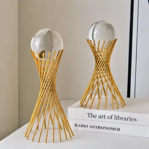 Lujo bola de cristal hierro arte adornos de escritorio decoración del hogar moderna creativa