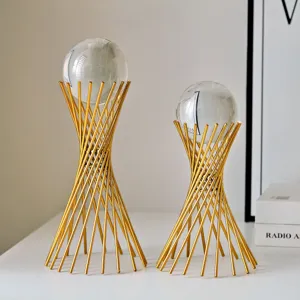 Lujo marco de alambre dorado bola de cristal decoracion de escritorio adorno de metal