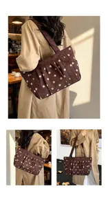 Borsa shopper marrone in velluto a coste con pois, grande borsa a spalla casual per uso quotidiano.