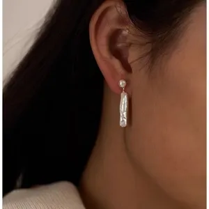 Pendientes colgantes de plata S925 con perla barroca natural iridiscente detalle foto