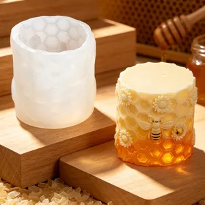 Zylindrische Bienen Waben Kerze Silikonform und duftende Wachsdekoration fur Bastelarbeiten.