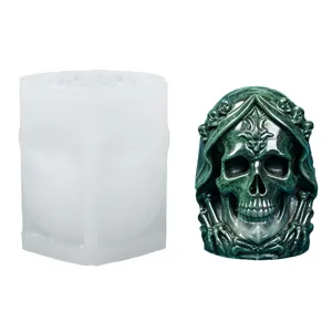 Moule en silicone crane avec cape Halloween pour bougie parfumee et decoration platre.