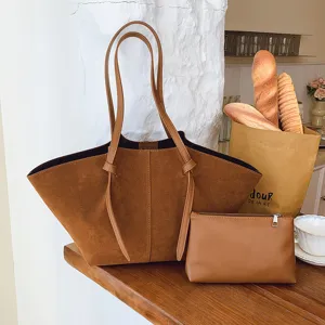 Καφέ σουέντ μεγάλη τσάντα shopper με ασορτί τσαντάκι, κομψή γυναικεία τσάντα ώμου.