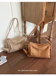Stijlvolle suède schoudertas voor dames, grote retro hobo tas voor herfst en winter.
