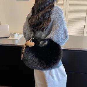 Stylish women's faux fur shoulder bag, trendy plush crossbody bag for autumn winter commute.