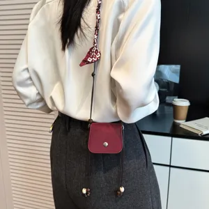 Exquisite mini shoulder bag for women, trendy chic lipstick cross-body bag for daily use.
