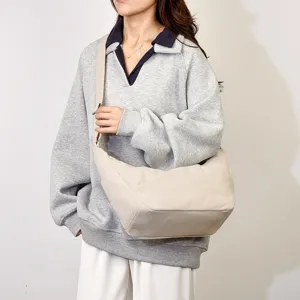 Corduroy schoudertas voor dames, grote capaciteit crossbody tas in Japanse casual stijl.