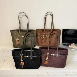 Large capacity shoulder bag fashion casual niche design women tote bag detailed showcase.