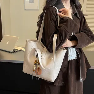 Vista detallada del bolso tote vintage casual, gran capacidad para uso diario y cómodo.