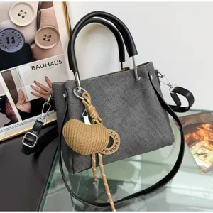 Borsa a mano da donna alla moda autunno nuova grande capacità casual versatile borsa.
