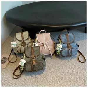 Casual vintage college stijl dames rugzak, kleurrijke reistas met schattige hanger
