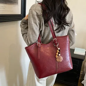 Bolso tote de hombro de cuero PU de gran capacidad, bolso minimalista elegante para trabajo.
