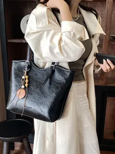 Bolso tote negro grande para mujer elegante bolso de hombro con colgante de cuentas