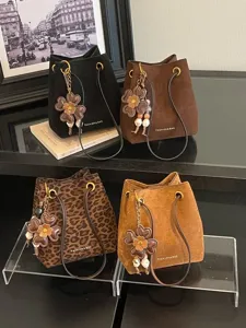 Elegante PU Leder Beuteltasche Set mit Schulterriemen und Kleeblatt Anhänger, Vintage.