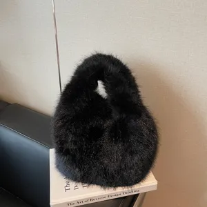 Cross-border plush handbag for women, autumn fashion versatile fluffy tote bag, large capacity.