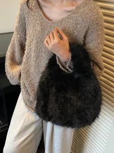 Trendy fluffy faux fur handbag for women, soft plush winter casual stylish fuzzy tote bag.