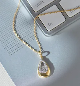 Collar con colgante de gota en plata de ley S925 circonita brillante joyería mujer chic