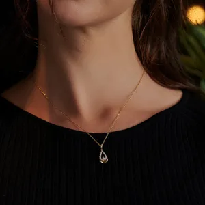 Elegante collar con colgante de lágrima de plata esterlina 925 para mujer, elegante y versátil.