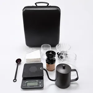 8-teiliges Pour Over Kaffeezubereiter Set mit Kaffeemühle, Kessel und Digitalwaage.
