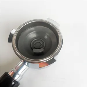 Espressomaschine Siebträger Silikon Rückspülung Reinigungsinsert Scheibe Detailansicht Zubehör