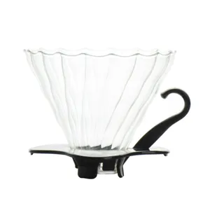 Glas Kaffeebereiter Detailansicht, transparenter Wellenfilterbecher mit schwarzem Halter.