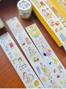 Decoratieve Washi-tapenset met schattige dagelijkse illustraties en leuke citaten voor je dagboek.