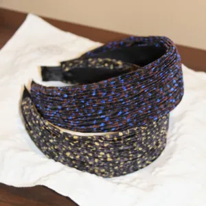 Serre-tête large plissé avec des pois chics, accessoire de cheveux élégant pour femmes quotidien.